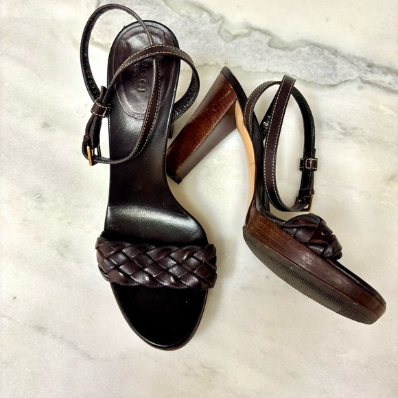 Gucci Shoes - Gucci Leather heels